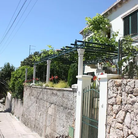Arbanasin Apartment