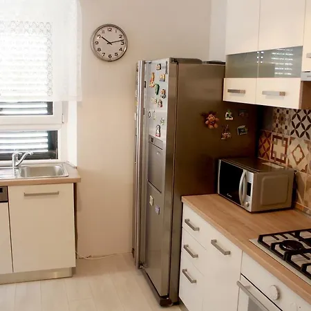 Arbanasin Apartment *
